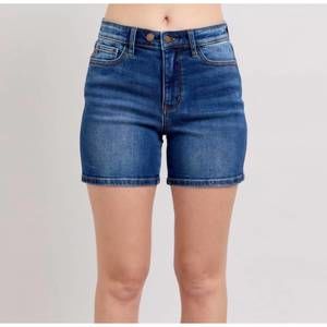 NEW JUDY BLUE high rise two button mid length dad denim short in dark wash